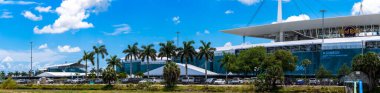 Miami, FL, ABD - 2 Mayıs 2025 Miami Grand Prix yarışı sırasında Miami Hard Rock Stadyumu Panoraması