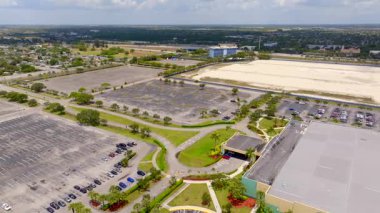 Miami, FL, ABD - 5 Mayıs 2025 Havacılık Panorama Calder Kumarhanesi