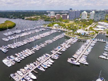 Miami Florida Hindistan Cevizi Korusu Akşam Yemeği Anahtar Marina 2025