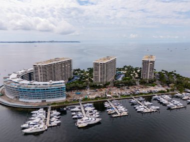 Miami Grove Adası 'nda tekne rıhtımı var.