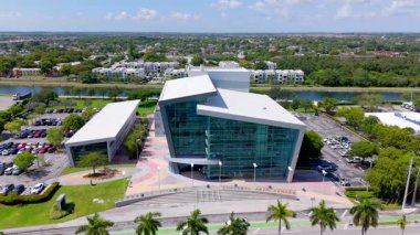 Miami, FL, ABD - 20 Mayıs 2025: Moss Center Miami 4k