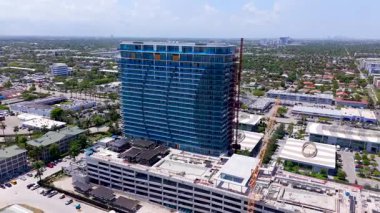 Hava stoku 4k video Hallandale Oasis apartmanı yapım aşamasında