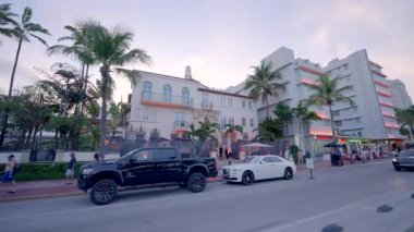 Miami Beach, FL, ABD - 10 Haziran 2025 Villa Casa Casuarina Eski Versace Malikanesi 8k görüntüleri