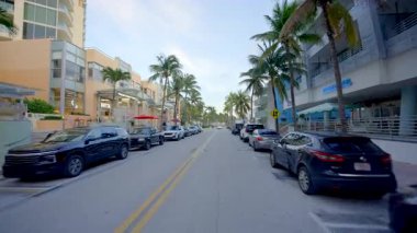 Miami Beach, FL, ABD - 10 Haziran 2025 Miami Beach Ocean Drive 'da. 8k Miami Sahnesi 2025