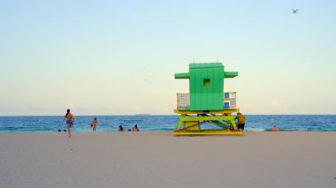 Miami Beach, FL, ABD - 10 Haziran 2025: 4. Cadde Cankurtaran Kulesi