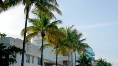 8K sanat deco sahnesi Miami Beach Florida