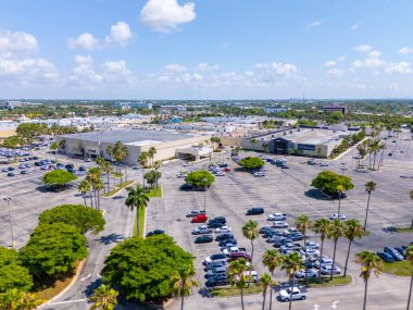 Miami, FL, ABD - 24 Mayıs 2025 Southland Mall Miami Cutler Bay