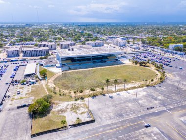 Hallandale Plajı, FL, ABD - 28 Mayıs 2025: The Big Easy Casino. Hava aracı fotoğrafı 2025