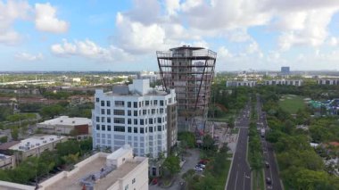 Aventura, FL, ABD - 21 Haziran 2025: Safra Ulusal Bankası yapım şirketi Aventura Mall Florida