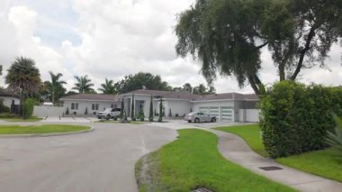 Miami Lakes, FL, ABD - 9 Temmuz 2025 Miami Lakes Florida Konutları