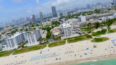 360 derece Miami Beach Ocean Drive stok insansız hava aracı görüntüleri 6K