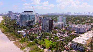 Miami Beach, FL, ABD - 20 Temmuz 2025 Aman Konutları Miami Beach apartmanı