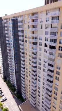 Miami 'de dikey hava görüntüsü krizi. Zorunlu onarım ve onarım altındaki binalar