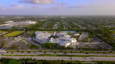 West Palm Beach, FL, ABD - 25 Temmuz 2025: Royal Palm Beach Community High School