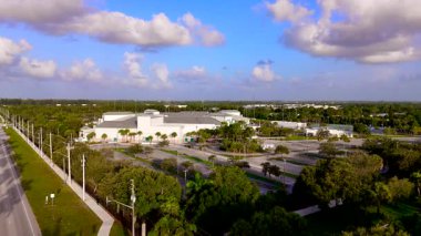 West Palm Beach, FL, ABD - 25 Temmuz 2025: Royal Palm Beach Community High School