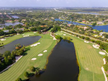 West Palm Beach, FL, ABD - 24 Temmuz 2025: Hava fotoğrafı Banyon Golf Kulübü Wellington Florida