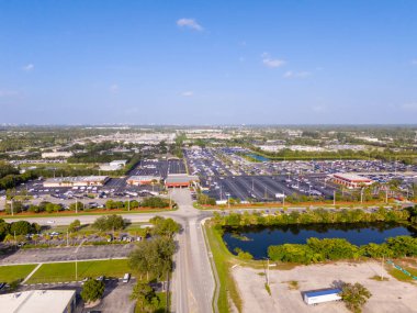 West Palm Beach, FL, ABD - 24 Temmuz 2025 Hava Fotoğrafı: Manheim Otomobil Açık Artırması Batı Palm Beach Florida