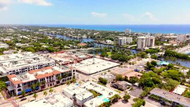 Atlantik Delray Beach Florida 'yı geçiyor. Hava aracı video inşa aşamaları