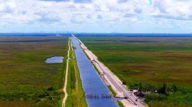 Hava aracı videosu Tamiami Yolu Genişleme İnşaatı Miami Havacılık Video