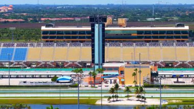 Miami, FL, ABD - 15 Ağustos 2025 Homestead Miami Yarış Pisti 'ndeki yarış kontrol kulesi