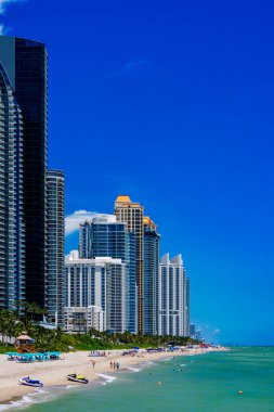 Sunny Isles Beach, FL, ABD - 19 Ağustos 2025 Sunny Isles Beach posta kartı fotoğrafları. 2025