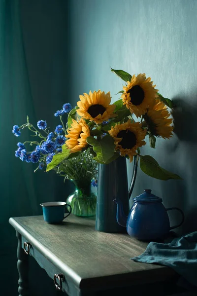 Beaux Tournesols Dans Vase Sur Table Décor Automne Maison — Photo