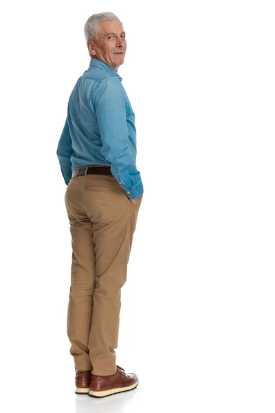 Full Body Picture Good Looking Old Man Hands Pockets Looking — Stock Photo, Image