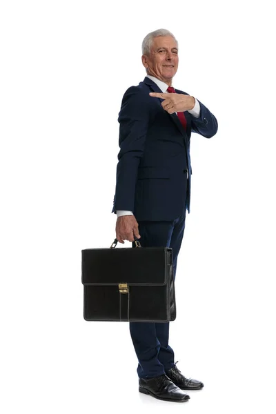 Full Body Picture Side View Old Business Man Pointing Him — Stockfoto