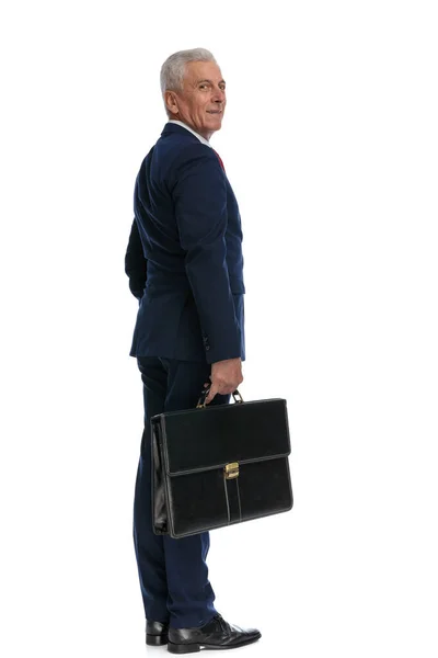 Full Body Picture Side View Old Businessman Turning His Head — Stockfoto