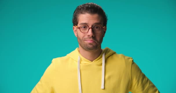 Attractive Lebanese Young Man Wearing Glasses Yellow Sweatshirt Smiling Nodding — Stok video