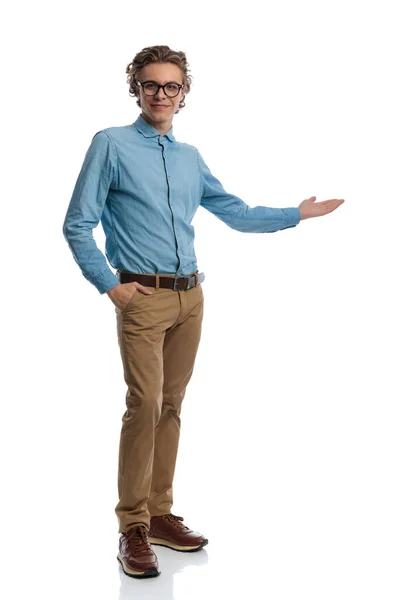 Full Body Picture Sexy Casual Man Presenting Something Side Hand — Stock Photo, Image