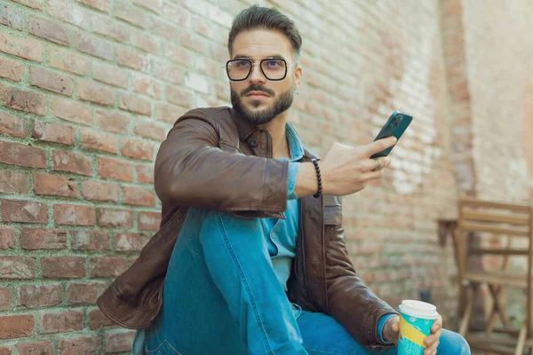 Portrait Sexy Casual Man Looking Away Phone Drink Wearing Eyeglasses — Stock Photo, Image