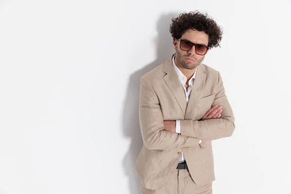Sexy Fashion Man Curly Hair Crossing Arms Posing Confident Way — Stock Photo, Image