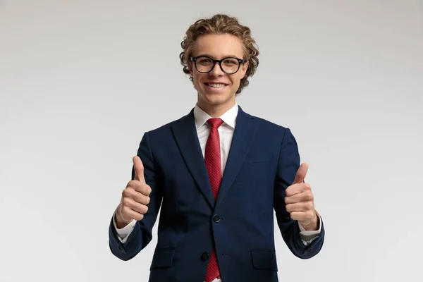 Portrait Handsome Businessman Giving Thumbs Wearing Formal Outfit Gray Studio — Stock Photo, Image