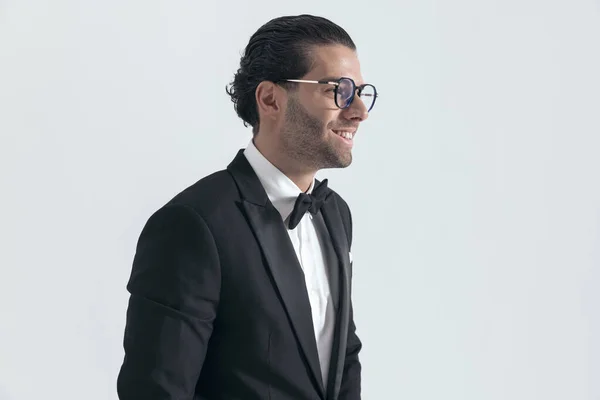 Portrait Happy Elegant Groom Glasses Looking Side Laughing Front Grey — Stock Photo, Image