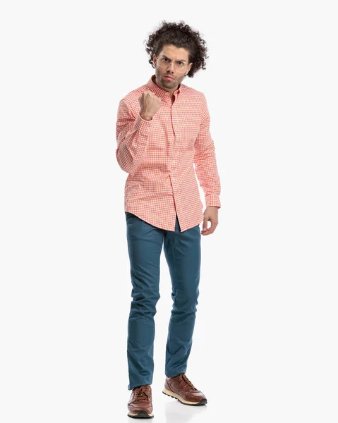 Full Body Picture Angry Casual Guy Curly Hair Showing Fist — Stock Photo, Image
