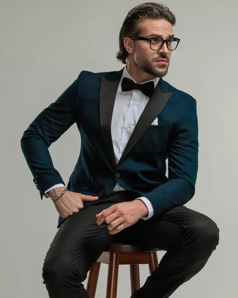 Sexy Young Man Glasses Looking Side Sitting Arms Thighs Front — Stock Photo, Image