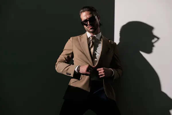 Portrait Sexy Stylish Businessman Sunglasses Closing Brown Suit Looking Forward — Stock Photo, Image