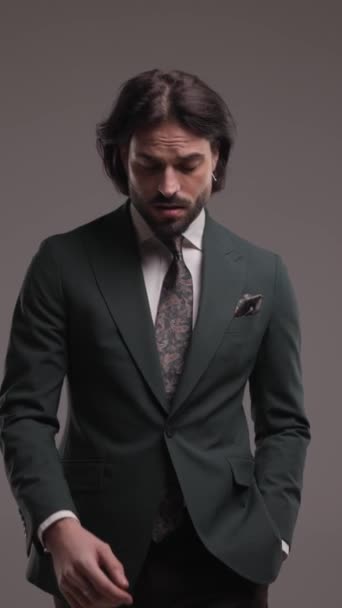 Vertical Video Attractive Businessman Elegant Suit Looking Forward Walking Hands — Stock Video