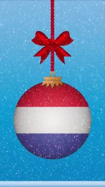Hollanda bayrağıyla Noel balosuna kar yağıyor