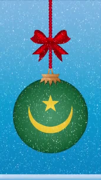 Снег Падает Рождественский Бал Флагом Мавритании — стоковое видео