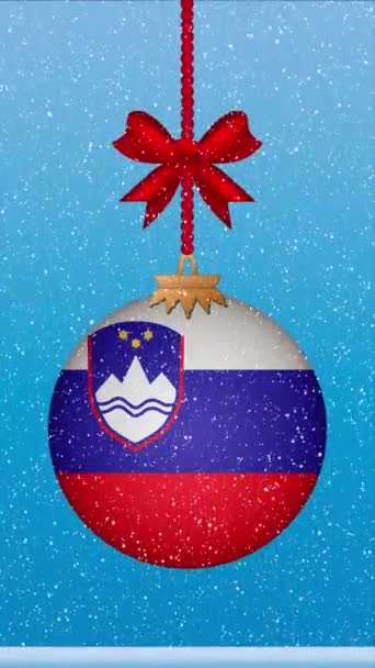 Nieve Cayendo Bola Navidad Con Bandera Eslovenia — Vídeos de Stock