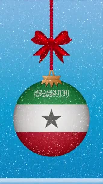Nieve Cayendo Bola Navidad Con Bandera Somaliland — Vídeos de Stock