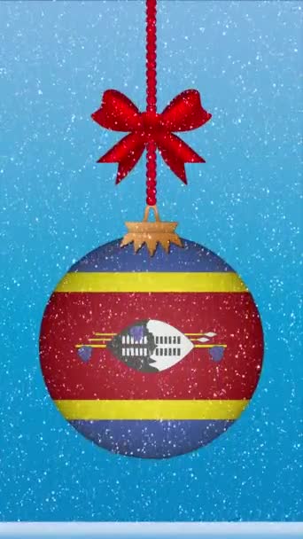 Nieve Cayendo Bola Navidad Con Bandera Swazilandia — Vídeos de Stock