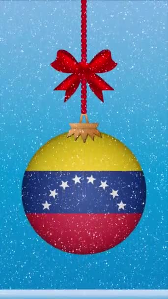Sneeuw Valt Kerstbal Met Vlag Van Venezuela — Stockvideo