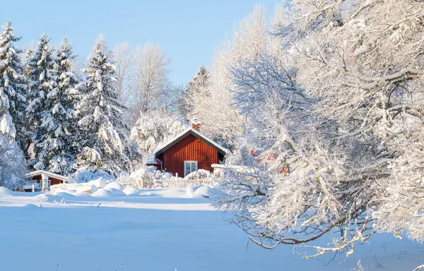 Boerderijschuur Huis Een Koud Winterlandschap Met Sneeuw Vorst Stockfoto