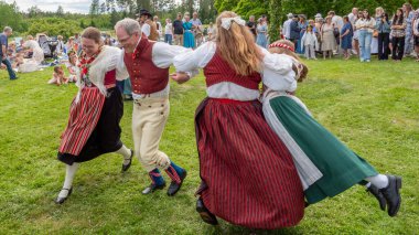 Torstuna, İsveç - 20 Haziran 2025: İsveç folkloru 20 Haziran 2025