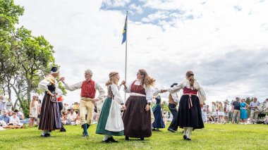 Torstuna, İsveç - 20 Haziran 2025: İsveç folkloru 20 Haziran 2025