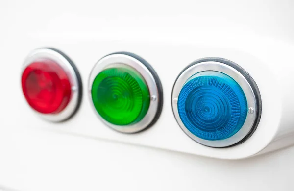 赤青と緑のRgb色のレトロスタイルのターンインジケータライト — ストック写真