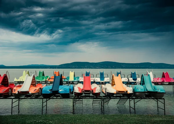 Чудове Озеро Балатон Хмарному Небі Угорщині — стокове фото